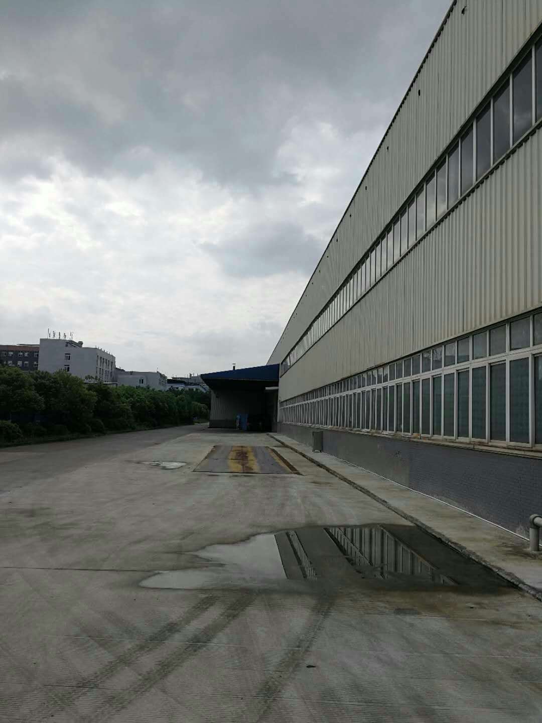 重庆南岸区茶园单层厂房仓库出租8000平米可分租